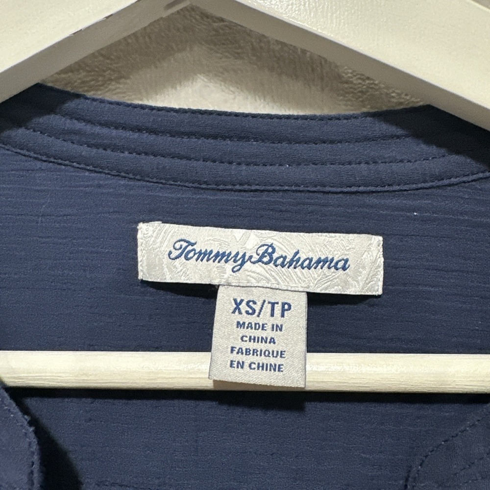 Tommy Bahama Women's Size XS Coastview Gauze Coastal Roll Tab Sleeve Blouse - Picture 3 of 7